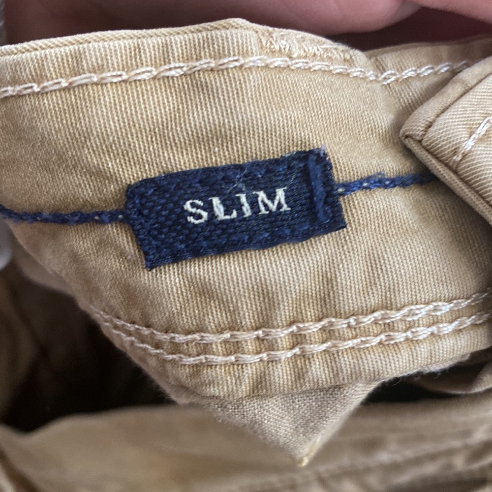 29 waist American Eagle khaki shorts - Picture 5 of 5